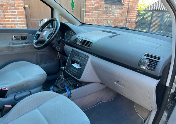 Volkswagen Sharan cena 11500 przebieg: 247000, rok produkcji 2004 z Wolin małe 121